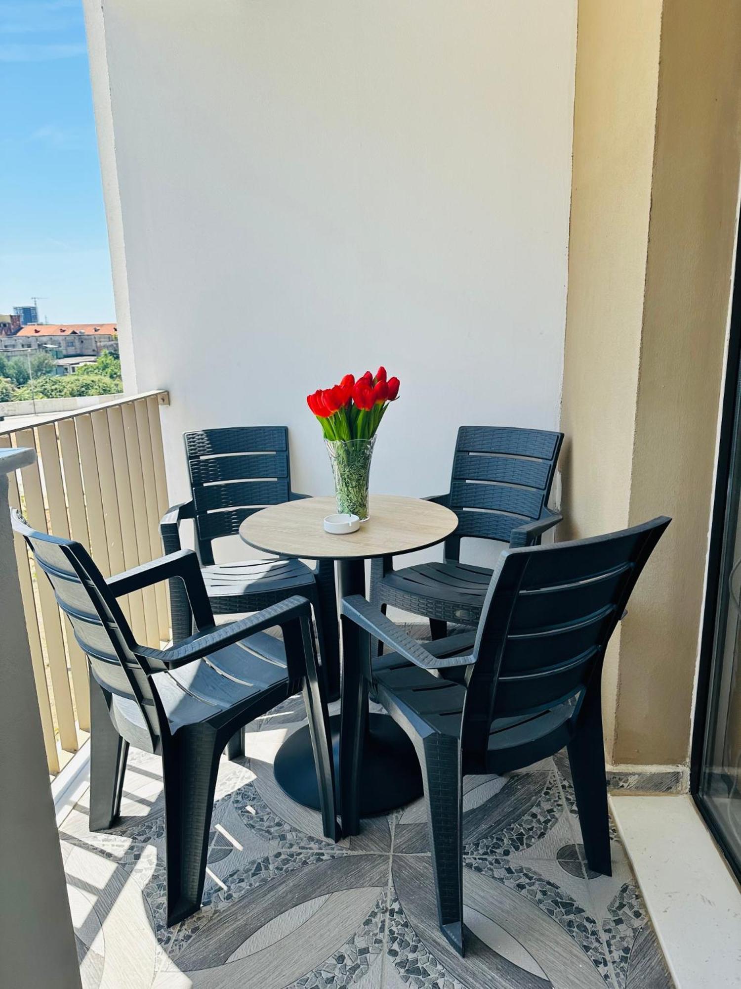 Family Apartment Tirana Buitenkant foto