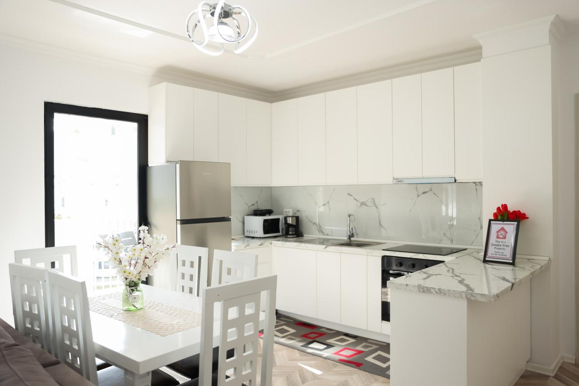 Family Apartment Tirana Buitenkant foto